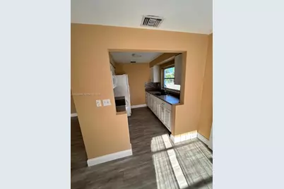 6810 NW 28th St, Sunrise, FL 33313 - Photo 7