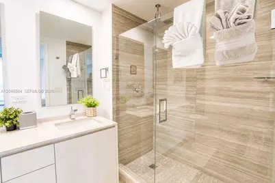 1010 Brickell Ave #2402, Miami, FL 33131 - Photo 25