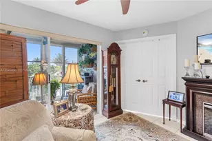 10160 NW 24th Pl, Sunrise, FL 33322 - Photo 13