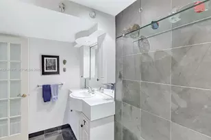 5005 Collins Ave, Miami Beach, FL 33140 - Photo 25