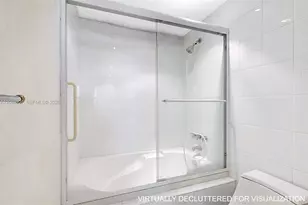 5005 Collins Ave, Miami Beach, FL 33140 - Photo 25