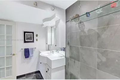 5005 Collins Ave #1224, Miami Beach, FL 33140 - Photo 7