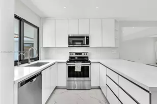 19225 NE 18th Ave, Miami, FL 33179 - Photo 17