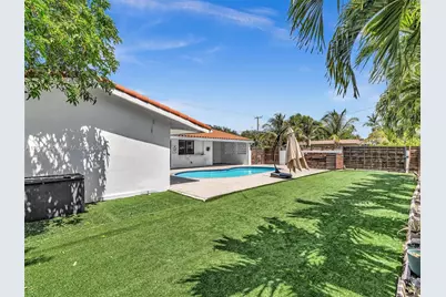 19225 NE 18th Ave, Miami, FL 33179 - Photo 49
