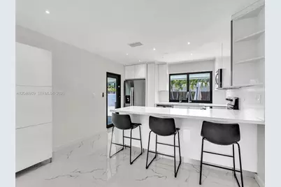 19225 NE 18th Ave, Miami, FL 33179 - Photo 15