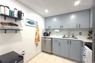 2829 Indian Creek Dr, Miami Beach, FL 33140 - Photo 3