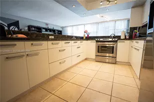 601 Three Islands Boulevard, Hallandale Beach, FL 33009 - Photo 5