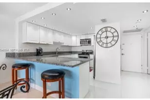 6039 Collins Ave, Miami Beach, FL 33140 - Photo 7