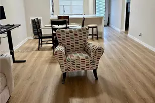 800 SW 125th Way, Pembroke Pines, FL 33027 - Photo 1