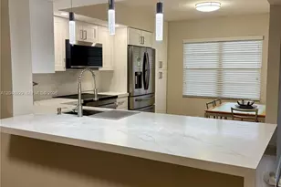 800 SW 125th Way, Pembroke Pines, FL 33027 - Photo 3