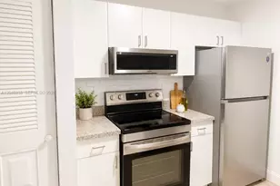 430 S Park, Hollywood, FL 33021 - Photo 1
