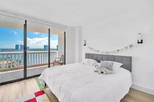 1000 W Island Blvd, Aventura, FL 33160 - Photo 17
