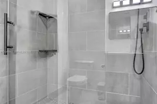 1000 W Island Blvd, Aventura, FL 33160 - Photo 19