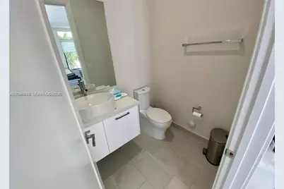 8256 NW 48th Ter, Doral, FL 33166 - Photo 31