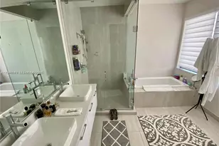 8256 NW 48th Terrace, Doral, FL 33166 - Photo 21