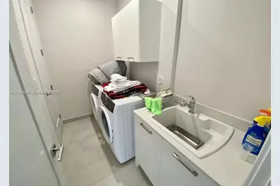 8256 NW 48th Ter, Doral, FL 33166 - Photo 15
