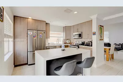 1237 NW 125th Ter, Sunrise, FL 33323 - Photo 13