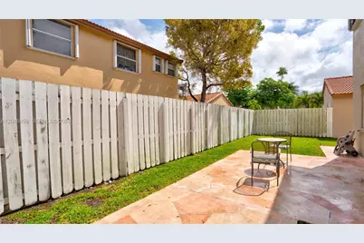 1237 NW 125th Ter, Sunrise, FL 33323 - Photo 23