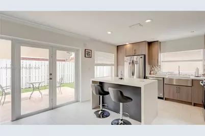 1237 NW 125th Ter, Sunrise, FL 33323 - Photo 11