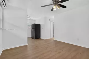 458 SW 9th St, Miami, FL 33130 - Photo 5