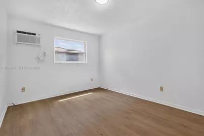 458 SW 9th St #1, Miami, FL 33130 - Photo 11