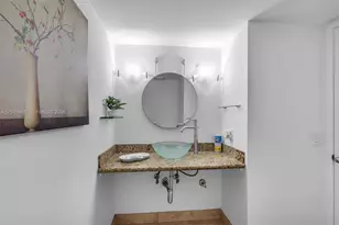 1717 N N Bayshore Dr, Miami, FL 33132 - Photo 27
