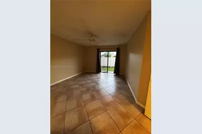 951 SW 109th Ave, Pembroke Pines, FL 33025 - Photo 17