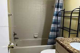 951 SW 109th Ave, Pembroke Pines, FL 33025 - Photo 15