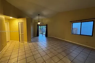 951 SW 109th Ave, Pembroke Pines, FL 33025 - Photo 3