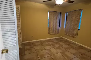 951 SW 109th Ave, Pembroke Pines, FL 33025 - Photo 11