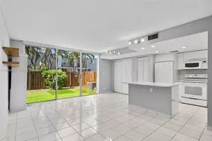 2408 NE 10th St, Hallandale Beach, FL 33009 - Photo 9