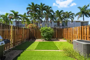 2408 NE 10th St, Hallandale Beach, FL 33009 - Photo 15