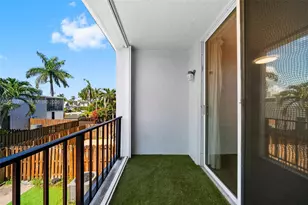 2408 NE 10th St, Hallandale Beach, FL 33009 - Photo 19
