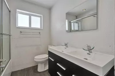 9240 54th St, Cooper City, FL 33328 - Photo 15