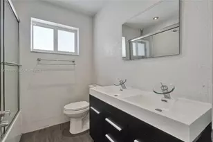 9240 54th St, Cooper City, FL 33328 - Photo 15