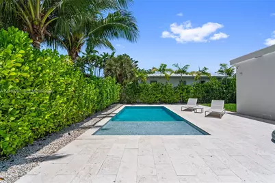 9033 Emerson Ave, Surfside, FL 33154 - Photo 29