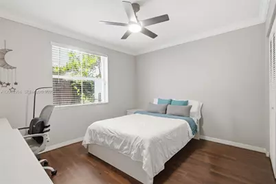 3715 Valais Dr, Hollywood, FL 33021 - Photo 17
