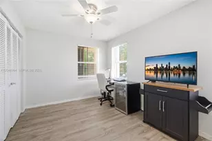 3715 Valais Dr, Hollywood, FL 33021 - Photo 19