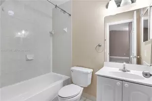 8433 NW 189th St, Hialeah, FL 33015 - Photo 13