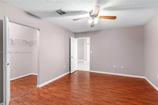8433 NW 189th St, Hialeah, FL 33015 - Photo 9