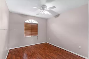 8433 NW 189th St, Hialeah, FL 33015 - Photo 11