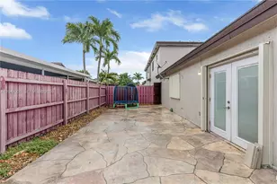 8433 NW 189th St, Hialeah, FL 33015 - Photo 7
