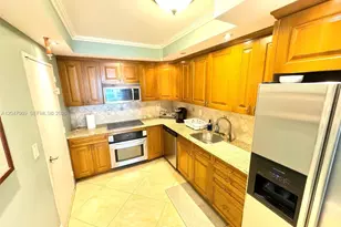3901 S Ocean Dr, Hollywood, FL 33019 - Photo 3