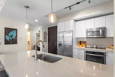 999 SW 1st Ave #2015, Miami, FL 33130 - Photo 7