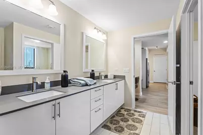 999 SW 1st Ave #2015, Miami, FL 33130 - Photo 17