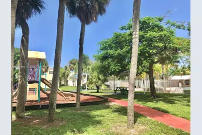 411 Executive Center Dr #203, West Palm Beach, FL 33401 - Photo 19