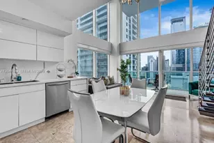 41 SE 5th St, Miami, FL 33131 - Photo 3