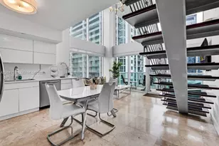 41 SE 5th St, Miami, FL 33131 - Photo 5