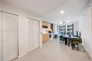 11 NE 6th St, Miami, FL 33132 - Photo 7