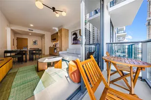 11 NE 6th St, Miami, FL 33132 - Photo 13